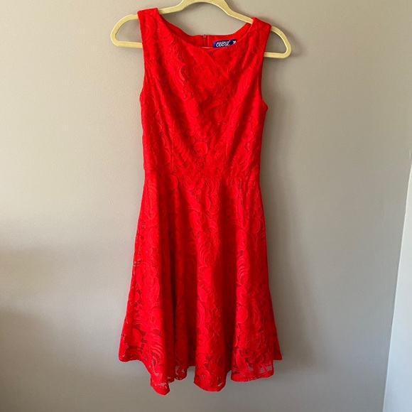 Dresses & Skirts - Red Lace Sleeveless Dress